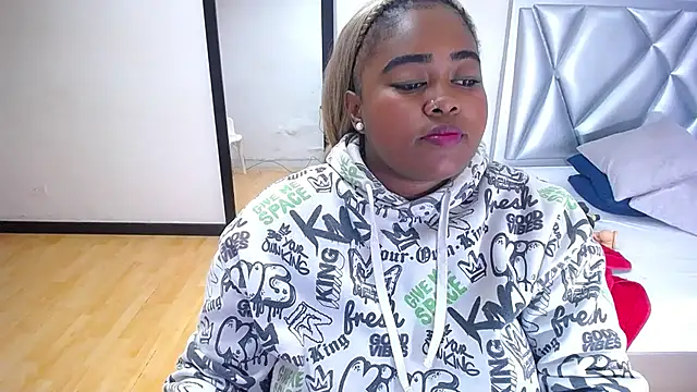 exotic karmella online show from November 13, 2025, 8:35 pm