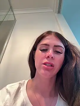 Snapshot of aus_queen chatting on February 6, 2026, 10:06 pm aus queen online show from February 6, 2026, 10:06 pm