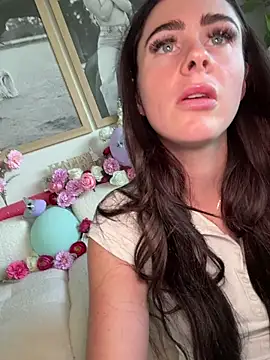 aus queen online show from April 20, 2026, 4:59 am