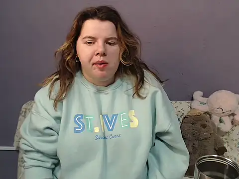 so shy online show from December 4, 2025, 7:40 am