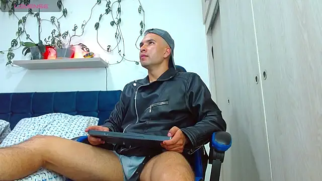 dorian h  online show from July 17, 2026, 8:39 pm