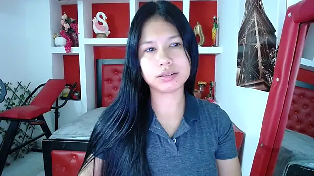 Letty Plugxo online show from September 25, 2025, 12:11 pm