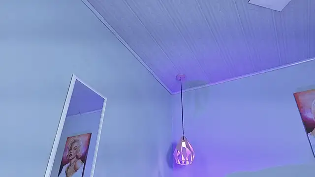 ScarletGV online show from November 21, 2025, 5:17 am