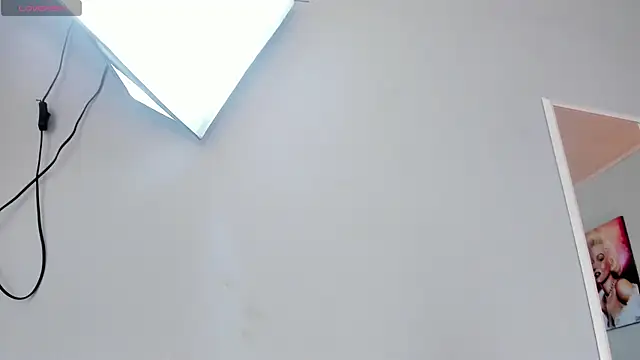 ScarletGV online show from February 11, 2026, 4:34 am