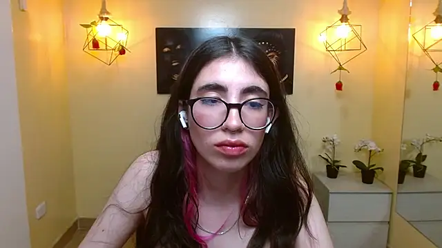 Snapshot of LenaRoses chatting on March 2, 2025, 2:51 am LenaRoses online show from March 2, 2025, 2:51 am