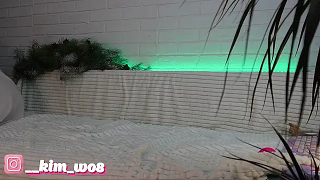  -Kim  online show from December 17, 2024, 6:20 pm