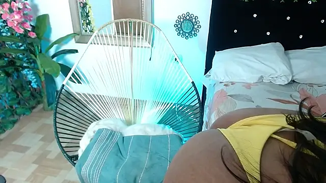 rachel moon  online show from March 6, 2026, 11:55 pm