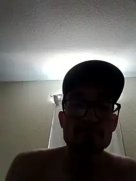Snapshot of lRainbowBoy chatting on May 22, 2026, 7:12 pm lRainbowBoy online show from May 22, 2026, 7:12 pm