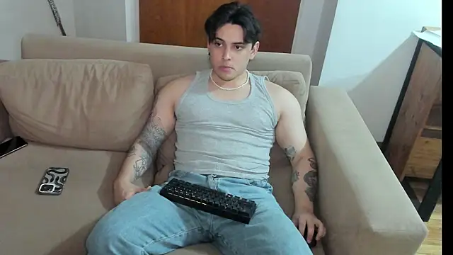 Snapshot of Markuss_b chatting on January 31, 2025, 1:43 am Markuss b online show from January 31, 2025, 1:43 am