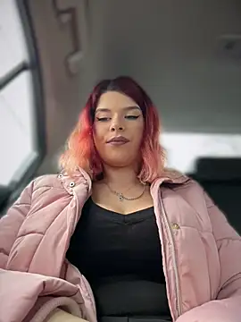 RiriRoseey online show from April 4, 2026, 7:48 am