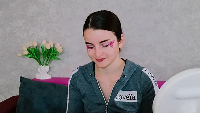 Miss Arwen online show from September 30, 2025, 4:18 am