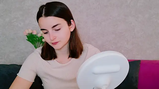 Miss Arwen online show from September 17, 2025, 3:19 am