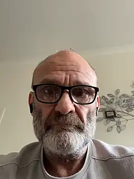 Snapshot of Shyboy817 chatting on March 3, 2026, 3:52 pm Shyboy817 online show from March 3, 2026, 3:52 pm