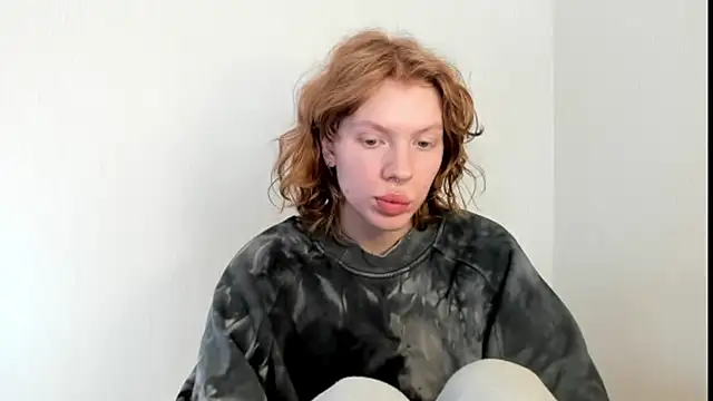 StellaDavis online show from October 3, 2025, 10:39 am