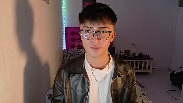 santi-fabulous online show from December 19, 2025, 10:56 pm