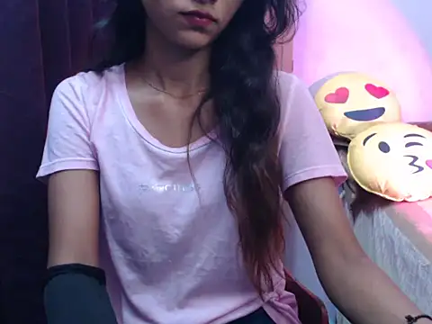 Angel kiyara online show from October 7, 2025, 7:59 pm