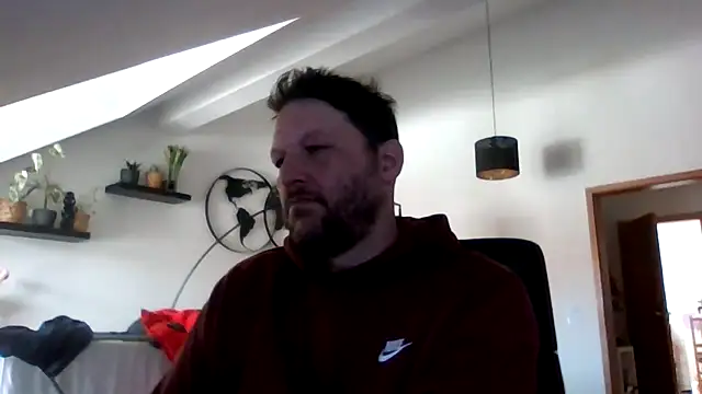 Snapshot of BennyLommy chatting on April 29, 2026, 8:29 am BennyLommy online show from April 29, 2026, 8:29 am