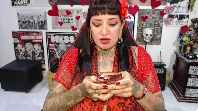 Snapshot of Rollyderolandia666 chatting on February 13, 2026, 10:54 pm Rollyderolandia666 online show from February 13, 2026, 10:54 pm