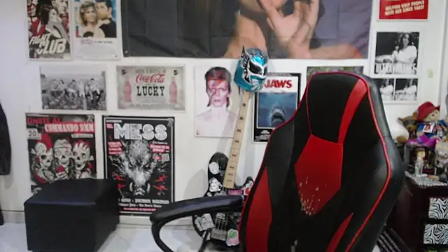 Snapshot of Rollyderolandia666 chatting on December 22, 2025, 10:32 pm Rollyderolandia666 online show from December 22, 2025, 10:32 pm