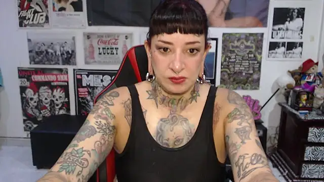 Snapshot of Rollyderolandia666 chatting on January 7, 2026, 10:15 pm Rollyderolandia666 online show from January 7, 2026, 10:15 pm