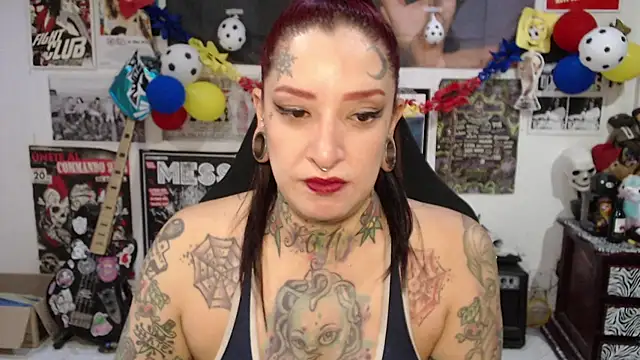 Snapshot of Rollyderolandia666 chatting on July 13, 2026, 10:31 pm Rollyderolandia666 online show from July 13, 2026, 10:31 pm