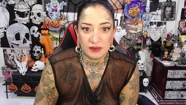 Snapshot of Rollyderolandia666 chatting on October 17, 2025, 9:49 pm Rollyderolandia666 online show from October 17, 2025, 9:49 pm