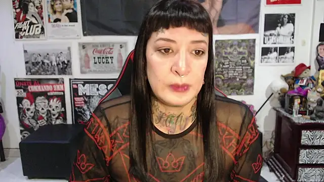 Snapshot of Rollyderolandia666 chatting on December 16, 2025, 10:25 pm Rollyderolandia666 online show from December 16, 2025, 10:25 pm