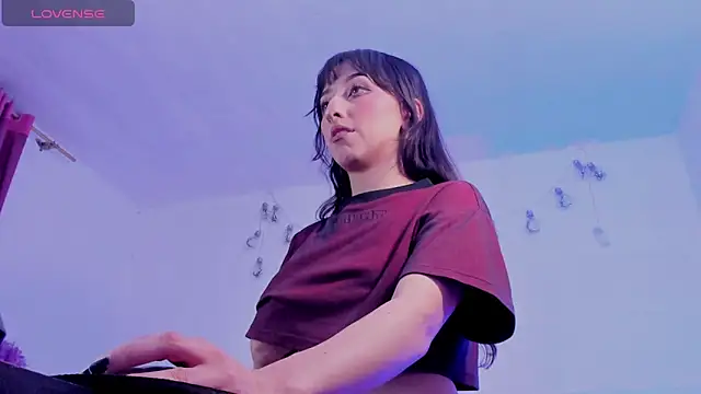 Snapshot of v1cky_ chatting on October 28, 2025, 12:00 am v1cky online show from October 28, 2025, 12:00 am