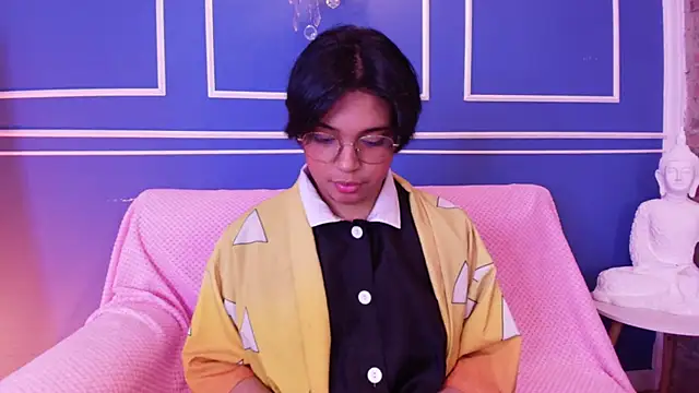 Emmapark  online show from October 31, 2025, 2:08 am