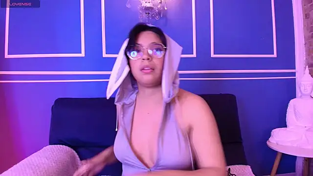 Emmapark  online show from October 22, 2025, 2:44 am