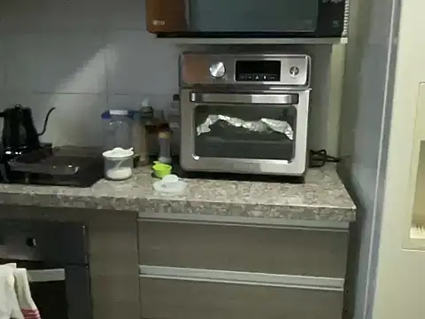 littlelatinhunter online show from December 23, 2025, 11:09 am