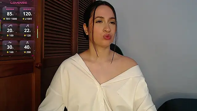 sofiaduque 26 online show from February 27, 2026, 7:57 pm