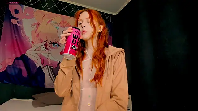 Snapshot of FruttiTatti chatting on March 19, 2025, 10:53 pm FruttiTatti online show from March 19, 2025, 10:53 pm