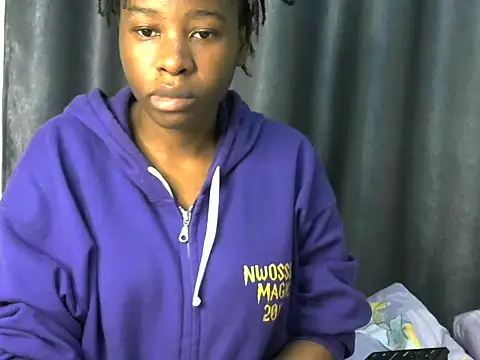 Snapshot of Novah_ chatting on June 29, 2026, 1:23 am Novah online show from June 29, 2026, 1:23 am