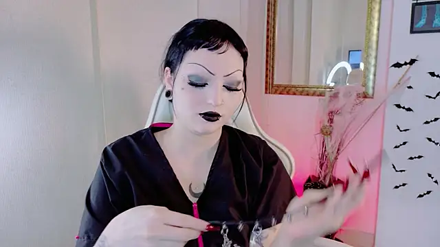 Madison Jackson online show from April 23, 2026, 7:59 pm