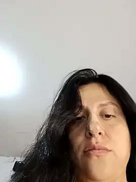 whitegirl0122 online show from November 6, 2025, 9:19 pm