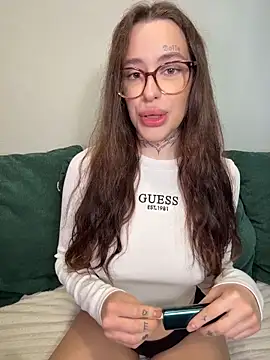 fuckdoll 18 online show from June 3, 2026, 4:57 am