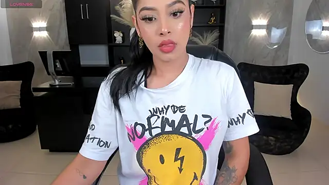 AlyssaDean online show from November 2, 2025, 12:32 pm