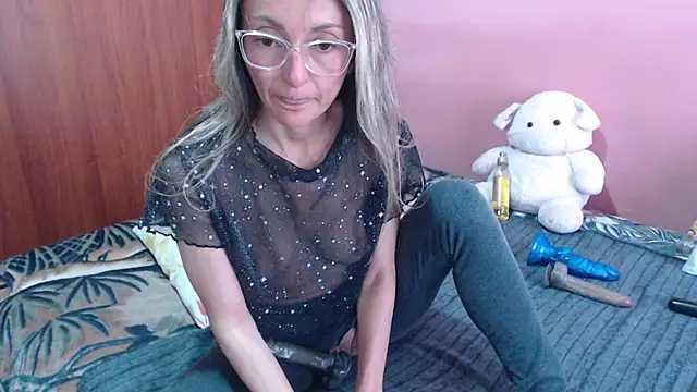 Susanlover online show from November 27, 2025, 2:17 pm