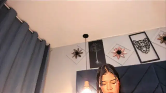 Snapshot of sarita_hills chatting on February 15, 2026, 8:02 am sarita hills online show from February 15, 2026, 8:02 am