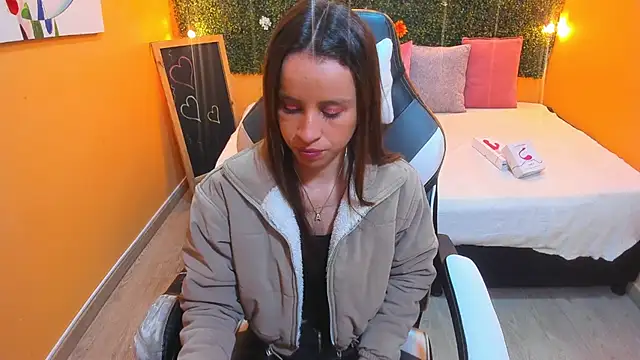 Snapshot of Violeta_Hernandez chatting on January 25, 2025, 12:26 pm Violeta Hernandez online show from January 25, 2025, 12:26 pm