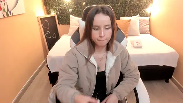 Snapshot of Violeta_Hernandez chatting on February 20, 2025, 4:03 pm Violeta Hernandez online show from February 20, 2025, 4:03 pm