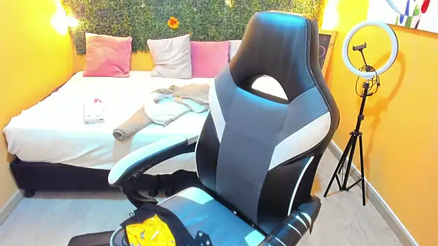 Snapshot of Violeta_Hernandez chatting on January 27, 2025, 3:39 pm Violeta Hernandez online show from January 27, 2025, 3:39 pm