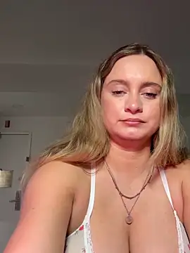 Sophie Raegan online show from March 9, 2026, 6:33 pm