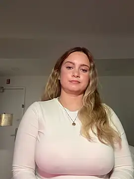 Sophie Raegan online show from March 12, 2026, 7:51 pm