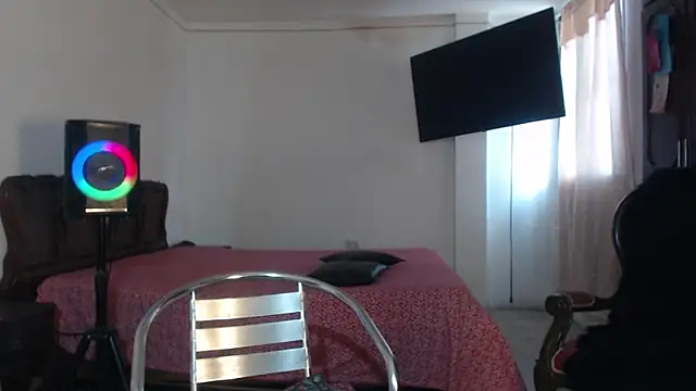 aliceesmith online show from October 26, 2025, 1:33 pm