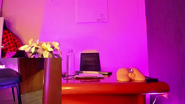 CharlotteScotte online show from March 21, 2025, 11:55 am