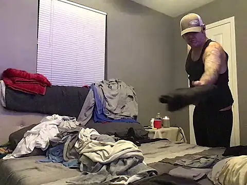 Snapshot of Cummerforyouu2 chatting on January 11, 2025, 6:24 am Cummerforyouu2 online show from January 11, 2025, 6:24 am