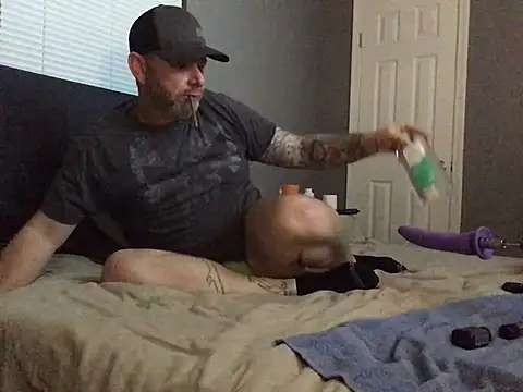 Snapshot of Cummerforyouu2 chatting on February 15, 2025, 3:52 am Cummerforyouu2 online show from February 15, 2025, 3:52 am