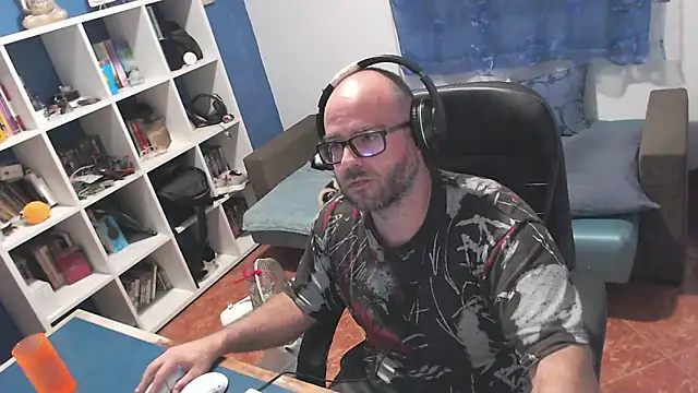 ravingr4d4 online show from October 21, 2025, 9:47 pm